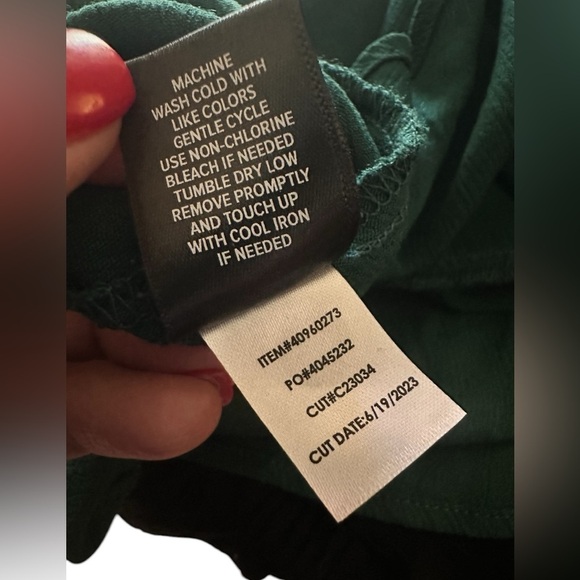 Torrid Green Blouse Size 1 Plus V Neck Short Slevee Rayon Top - Picture 5 of 6